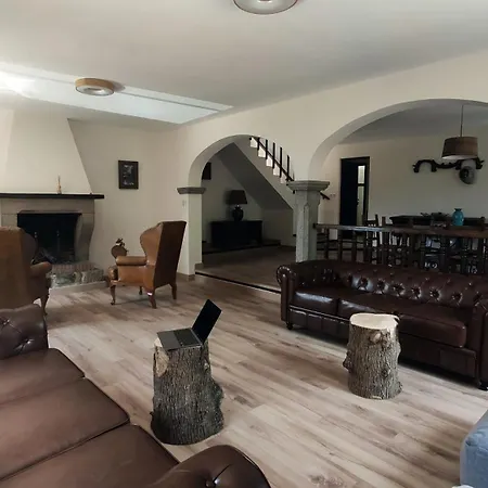 Kır Evi La De La Xana