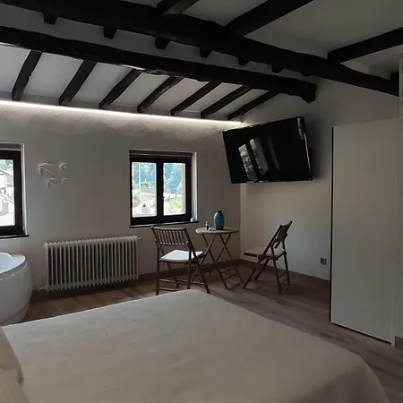 Kır Evi La De La Xana *