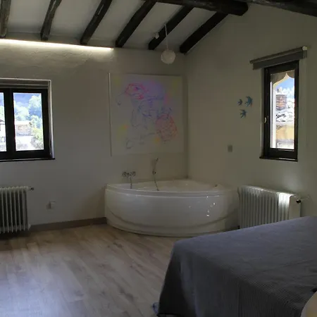 La De La Xana Kır Evi *